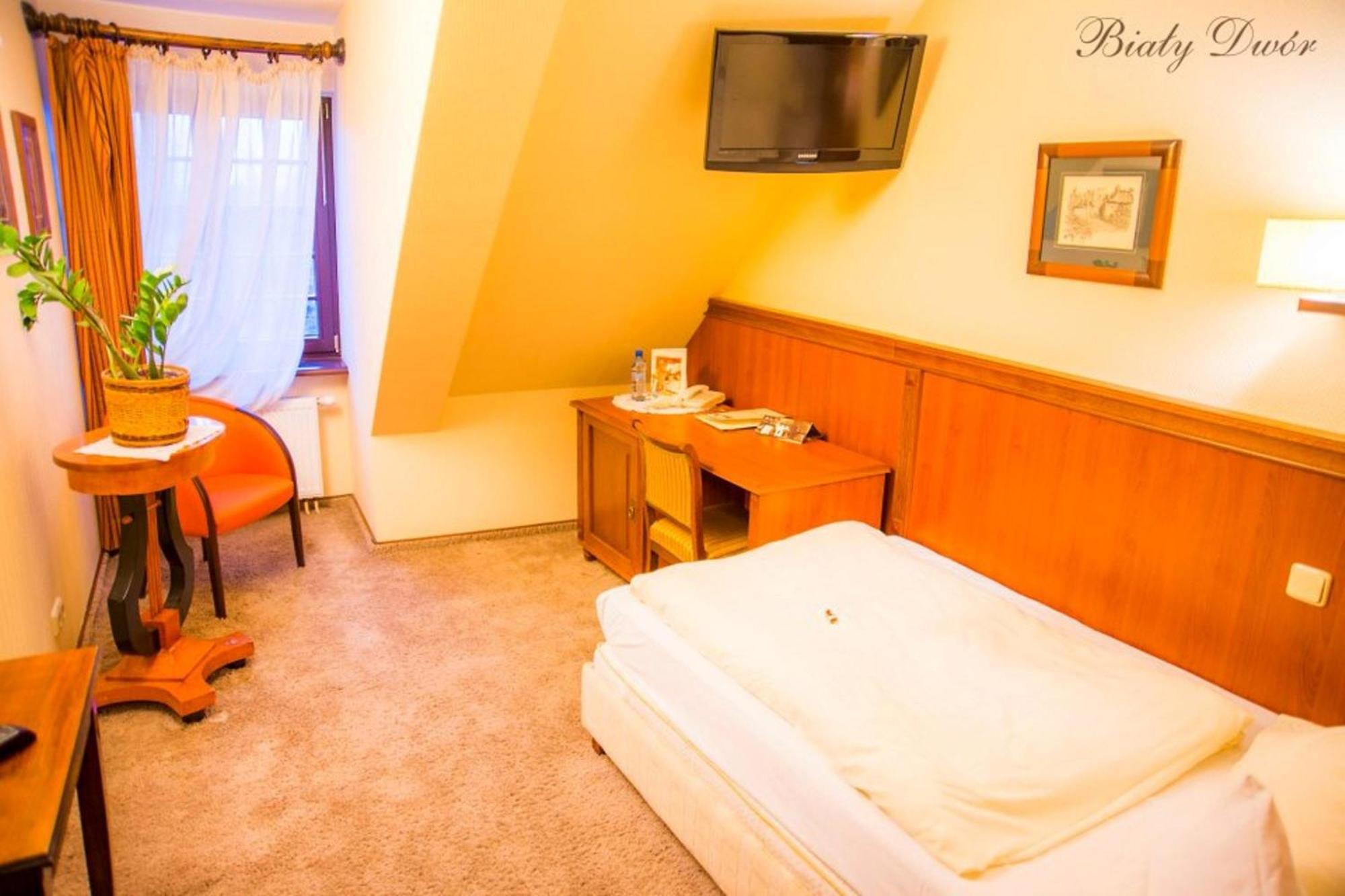Bialy Dwor Bed & Breakfast Kwidzyn Exterior photo
