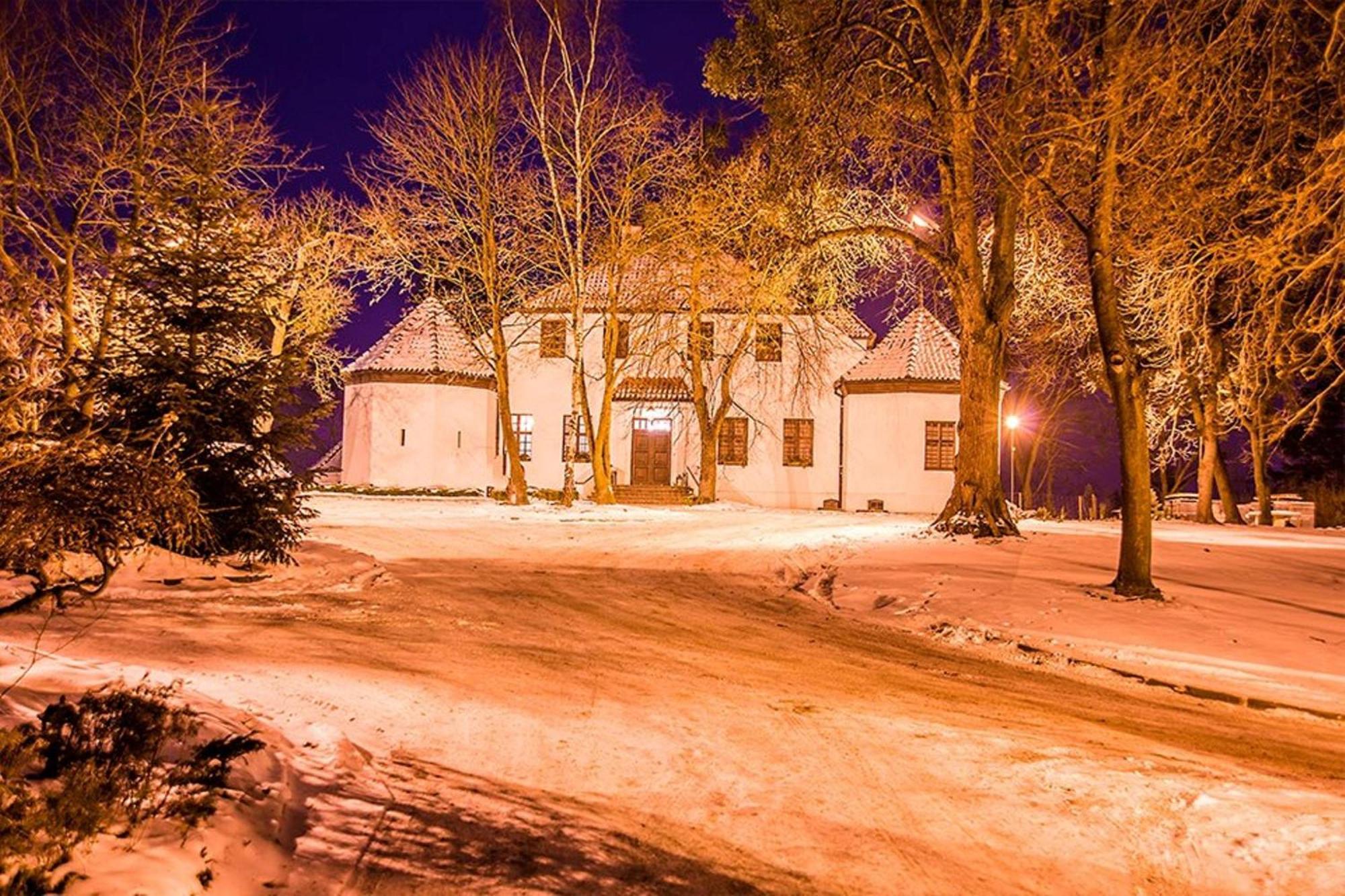 Bialy Dwor Bed & Breakfast Kwidzyn Exterior photo