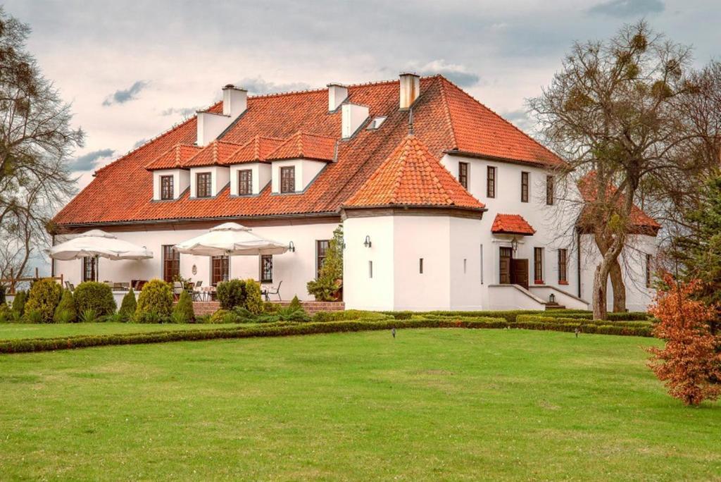 Bialy Dwor Bed & Breakfast Kwidzyn Exterior photo